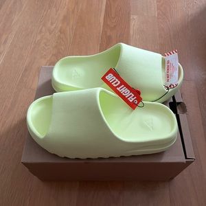 100% Authentic Yeezy Slides in Glow Green size 9